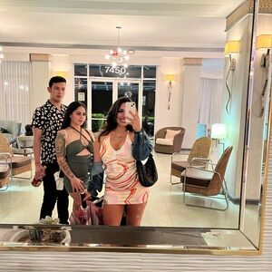 Meet your Posher, Chanel